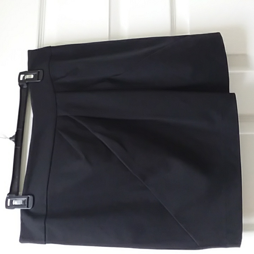 Delia black skirt